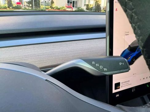 Used 2023 Tesla Model 3 Standard Range image 21