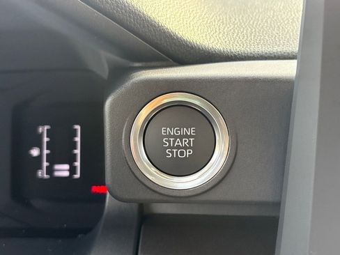 New 2025 Toyota 4Runner SR5 image 18