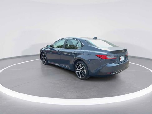 Used 2026 Toyota Camry XLE AWD/4WD image 6