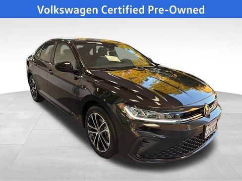 Certified 2025 Volkswagen Jetta Sport image 4