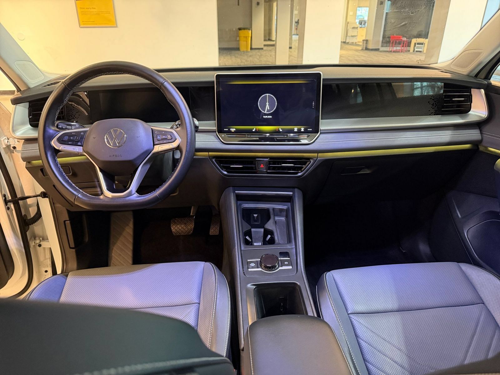 Used 2026 Volkswagen Tiguan SE AWD/4WD image 33