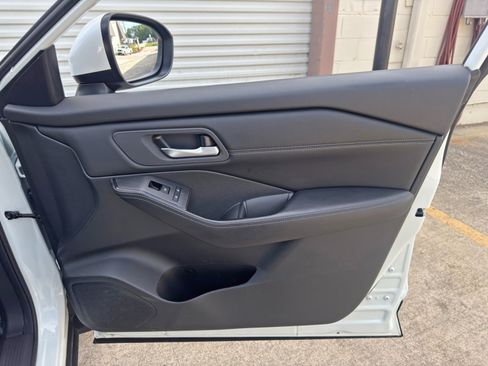 Used 2024 Nissan Rogue SV w/ SV Premium Package FWD image 39