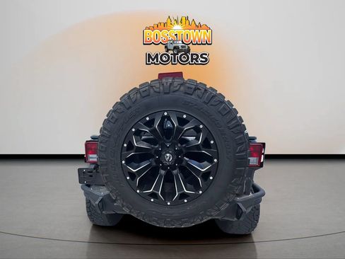 Used 2016 Jeep Wrangler Unlimited Sahara AWD/4WD image 6