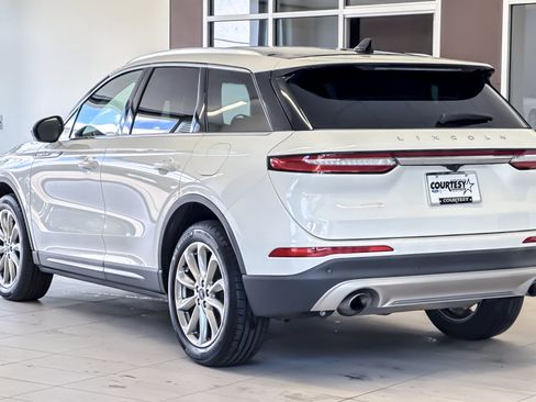 Used 2022 Lincoln Corsair AWD w/ Premium Package image 6