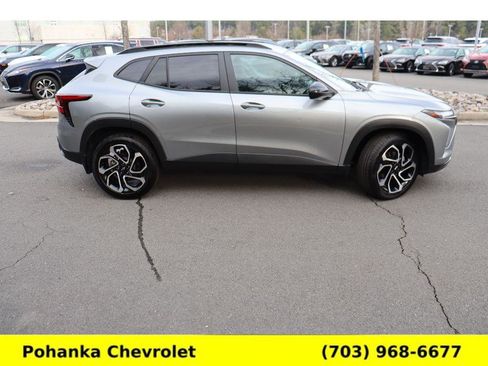 Certified 2025 Chevrolet Trax RS w/ Driver Confidence Package image 8