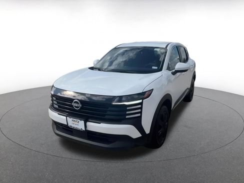 Used 2025 Nissan Kicks SV image 7