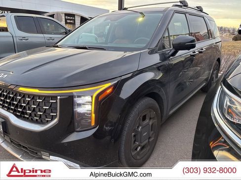 Used 2025 Kia Carnival SX image 1