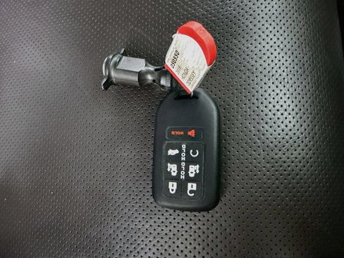 Used 2018 Honda Odyssey Elite image 43