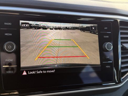 Used 2022 Volkswagen Atlas Cross Sport SE image 9