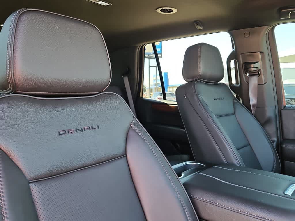 Used 2026 GMC Yukon Denali w/ LPO, Floor Liner Package AWD/4WD image 18