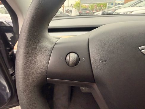 Used 2020 Tesla Model 3 Standard Range Plus RWD image 15