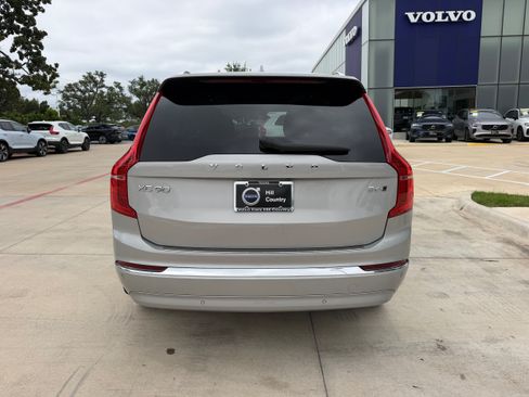 Certified 2023 Volvo XC90 B6 Plus AWD/4WD image 5