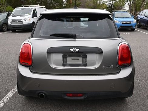 Used 2017 MINI Cooper 2-Door Hardtop FWD image 5