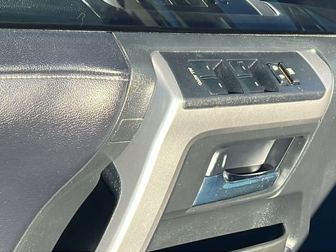 Used 2018 Toyota 4Runner SR5 image 22