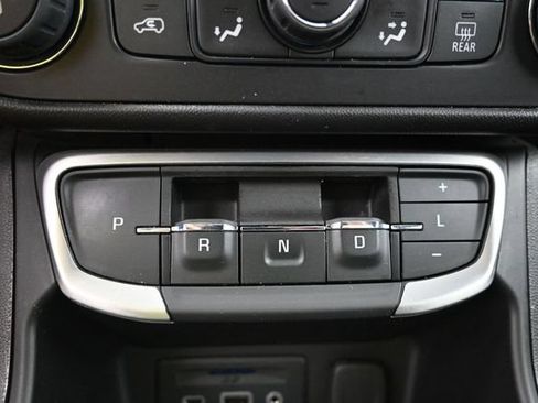 Used 2024 GMC Terrain SLT AWD/4WD image 25