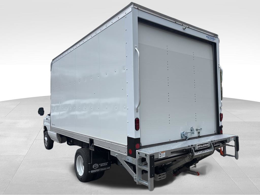 New 2027 Ford E-450 and Econoline 450 Super Duty w/ Power Equipment Group RWD image 4
