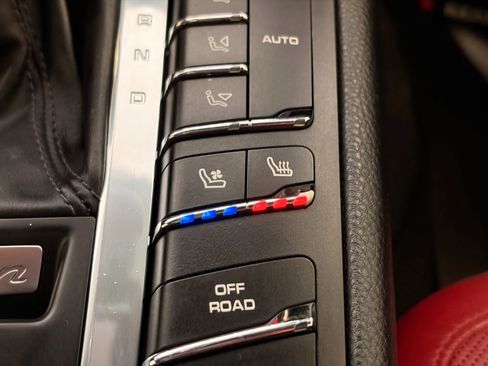 Used 2017 Porsche Macan S image 29