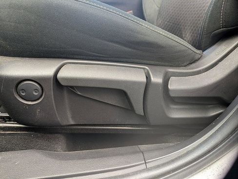 Used 2022 Mitsubishi Outlander ES image 12