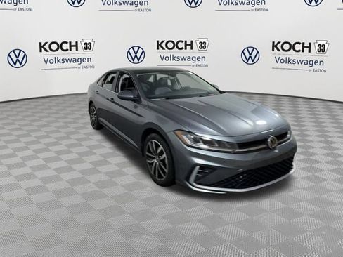 New 2026 Volkswagen Jetta SE image 3