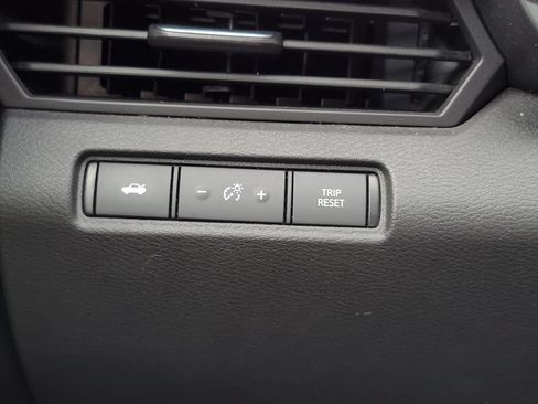 Used 2024 Nissan Altima 2.5 SV FWD image 25