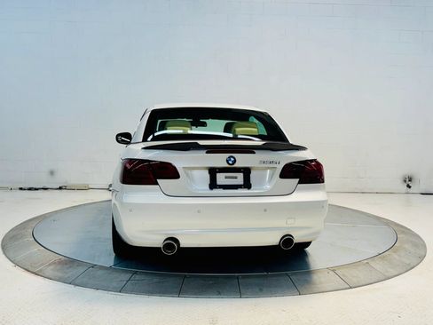 Used 2011 BMW 335i Convertible RWD image 10