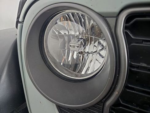 Used 2024 Jeep Wrangler Sport S image 10