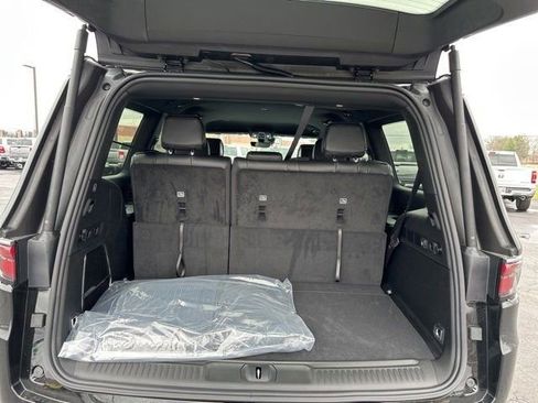 New 2024 Jeep Wagoneer Base w/ Convenience Group I image 25