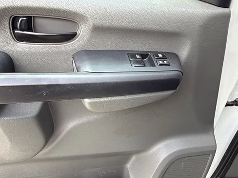 Used 2018 Nissan NV 3500 SV w/ Navigation Package image 10