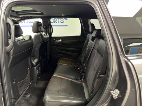 Used 2017 Jeep Grand Cherokee Altitude AWD/4WD image 31