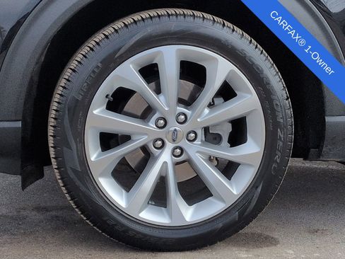 Used 2024 Ford Explorer Platinum w/ Technology Package image 17