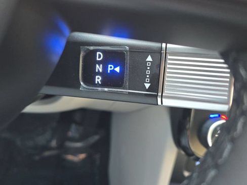 Used 2025 Hyundai Tucson Limited AWD/4WD image 19
