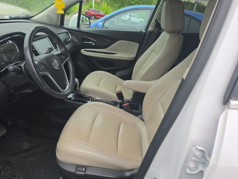 Used 2019 Buick Encore Essence w/ Experience Buick Package AWD/4WD image 3