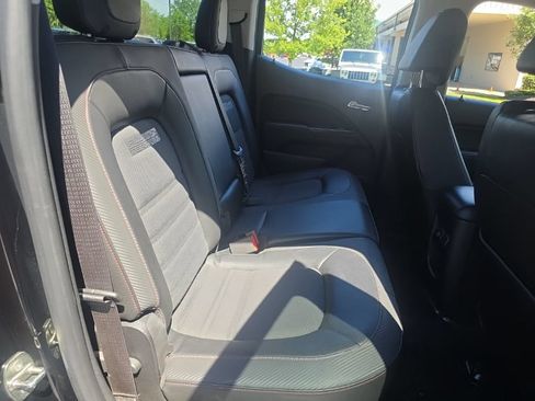 Used 2015 GMC Canyon SLE w/ All-Terrain Package AWD/4WD image 33