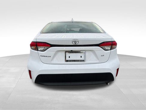 Used 2025 Toyota Corolla LE FWD image 6