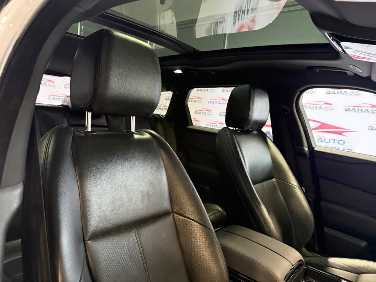 Used 2025 Land Rover Range Rover Velar Dynamic SE AWD/4WD image 54