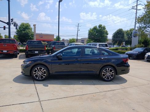 New 2027 Volkswagen Jetta Sport FWD image 4