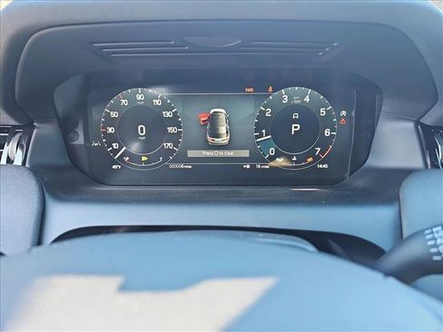 Used 2025 Land Rover Discovery Sport S image 21