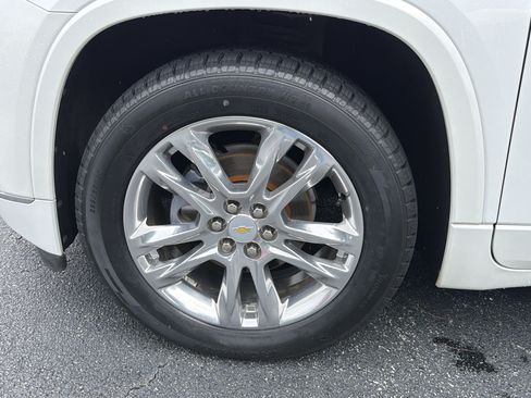 Used 2020 Chevrolet Traverse High Country FWD image 11