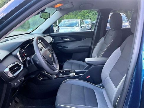 Used 2021 Chevrolet TrailBlazer LT FWD image 4