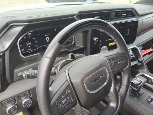 Used 2025 GMC Sierra 1500 Denali Ultimate AWD/4WD image 3