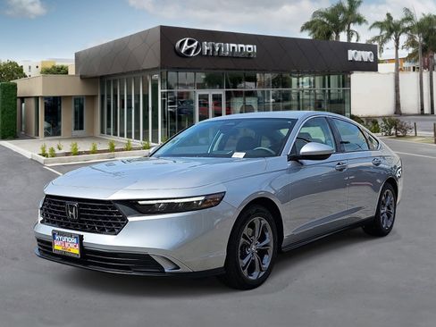 Used 2023 Honda Accord EX image 7