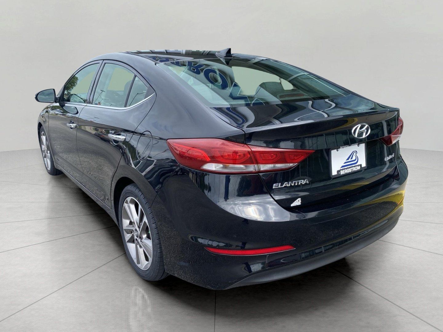 Used 2017 Hyundai Elantra Limited FWD image 10