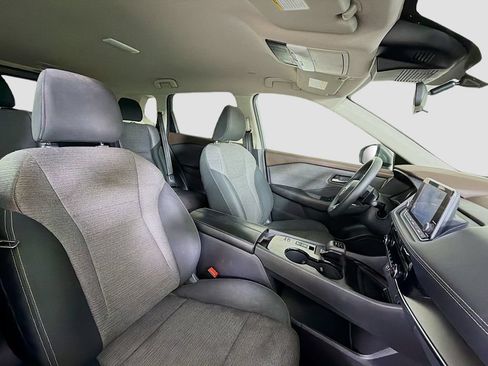 Used 2022 Nissan Rogue SV FWD image 31