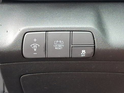 Certified 2025 Hyundai Elantra SEL image 25