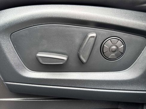 Used 2022 Ford Explorer Platinum w/ Equipment Group 601A image 35