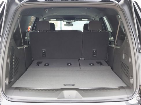 New 2026 Chevrolet Suburban LS image 32