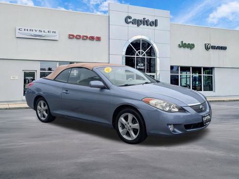 Used 2005 Toyota Solara SLE FWD image 1