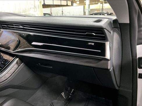 Used 2023 Audi Q8 Prestige AWD/4WD image 19