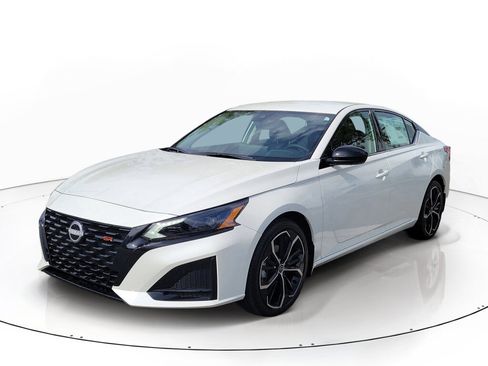 New 2026 Nissan Altima 2.5 SR FWD image 4