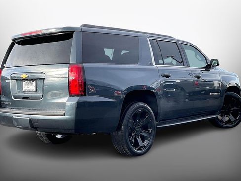 Used 2019 Chevrolet Suburban LT w/ Luxury Package image 12